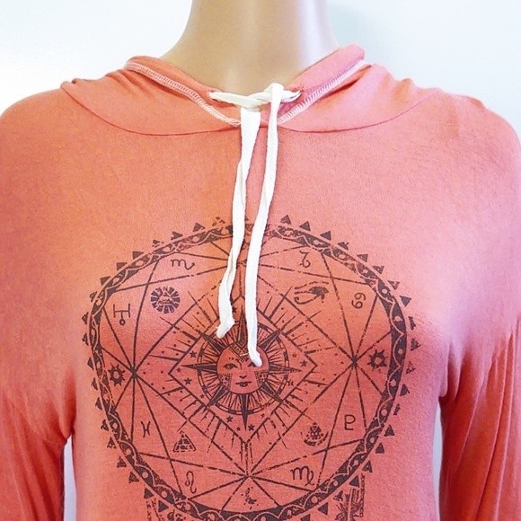 EUC SPOILED Long Sleeve Hooded Top Dreamcatcher Pattern Orange/Coral Small - Picture 3 of 9